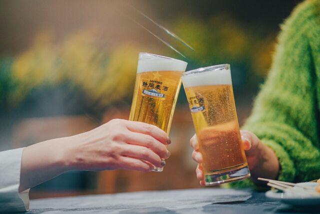 他の投稿▷ @the.ocean.hotel 
⁡
ジオーシャンでは宴会も承っております🍺
⁡
ご利用人数に合わせてお選びいただける3つの宴会会場があり、お料理も複数プランをご用意しています。
⁡
宴会プランの詳細は、プロフィールのリンクからご確認いただけます🔗
⁡
ーーーーーーーーーーーーーーーーーーーーーーーーー
プロフィールはこちら↓↓↓
@the.ocean.hotel 
⁡
⁡
【アクセス】
〒431-1202
静岡県浜松市中央区呉松町1768-1
🚃弁天島駅から徒歩1分
🚗浜松西ICから車で20分
⁡
【宿泊・宴会のご予約】
公式サイト、または電話(053-592-1155)からお願いいたします。
⁡
【お問い合わせ先】
公式サイトのお問い合わせメール、または電話(053-592-1155)にお願いいたします。
⁡
ーーーーーーーーーーーーーーーーーーーーーーーーー
⁡
#ジオーシャン #弁天島 #浜名湖 #浜松旅行 #浜松観光 #浜名湖ホテル #浜松ホテル