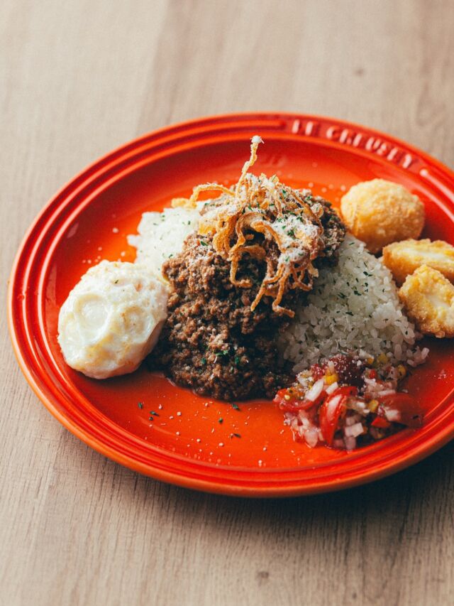 夏メニューのご紹介☀️
⁡
⁡
選べるメインのひとつ「ドライカレー Fried egg添え」。
⁡
ドライカレーの辛味はほぼないため、辛さが苦手な方も美味しくお召し上がりいただけます🍛

⁡
⁡
【ランチの価格と内容】
⁡
おひとりさま 2,300円
・選べるメイン＆デザート
・オードブル＆サラダ＆スープビュッフェ
・フリードリンク
⁡
お子様セット 900円
・お子様うどんor選べるメインのハーフサイズ
・ビュッフェ
・フリードリンク
⁡
⁡
ーーーーーーーーーーーーーーーーーーーー
プロフィールはこちら↓↓↓
@the_akatorii_ocean
⁡
⁡
【営業時間】
11:00～14:00（火・水曜定休）
⁡
【アクセス】
〒431-1202
静岡県浜松市中央区呉松町1768-1
浜名湖弁天島リゾートホテル
THE OCEAN(@the.ocean.hotel )内
🚃弁天島駅から徒歩1分
🚗浜松西ICから車で20分
⁡
【駐車場】
・ホテル正面駐車場(入出庫自由、1泊800円)
・市営海浜公園駐車場(出庫1回あたり410円)
※ホテル海側の目の前にあります。

【ご予約方法】
プロフィールのリンク「ご予約はこちら」
またはお電話(053-592-1155)から承ります📞
⁡
【お問い合わせ先】
公式HPのお問い合わせメール、または電話(053-592-1155)にお願いいたします。
⁡
⁡
ーーーーーーーーーーーーーーーーーーーーーーーーー
#ザアカトリイ #ジオーシャン #弁天島 #浜名湖 #浜松ランチ #浜名湖ランチ