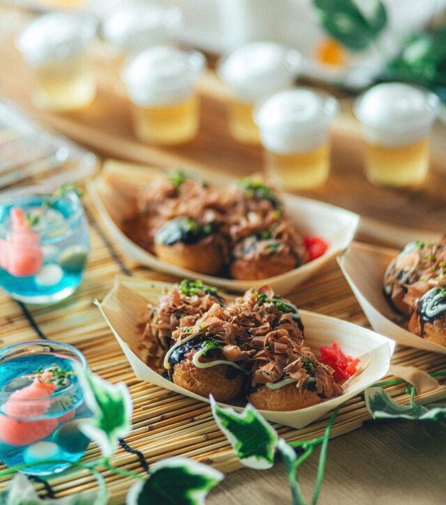 8/9〜8/17、｢なつまつり｣開催✨️
⁡
⁡
提供予定のたこ焼きシュー🐙
⁡
たこ焼きの見た目ですが、実はシュークリームなんです…！
⁡
どんな味かは当日のお楽しみに✨️
⁡
⁡
⁡
⁡
★イベントの詳細は
⁡
｢THE AKATORII  夏休み限定イベント開催！｣
⁡
というタイトルの投稿からご確認いただけます👀
(左上にピン留めしています！)
⁡
⁡
⁡
ーーーーーーーーーーーーーーーーーーーーーーーーー
プロフィールはこちら↓↓↓
@the_akatorii_ocean 
⁡
⁡
【営業時間】
11:00～14:00（火・水曜定休）
⁡
【アクセス】
〒431-1202
静岡県浜松市中央区呉松町1768-1
浜名湖弁天島リゾートホテル
THE OCEAN(@the.ocean.hotel )2階
🚃弁天島駅から徒歩1分
🚗浜松西ICから車で20分
⁡
【駐車場】
・ホテル正面駐車場(入出庫自由、1泊800円)
・市営海浜公園駐車場(出庫1回あたり410円)
※ホテル海側の目の前にあります。
⁡
【お問い合わせ先】
公式HPのお問い合わせメール、または電話(053-592-1155)にお願いいたします。
⁡
⁡
ーーーーーーーーーーーーーーーーーーーーーーーーー
⁡
#ジオーシャン #弁天島 #浜名湖 #浜松ランチ #浜名湖ランチ