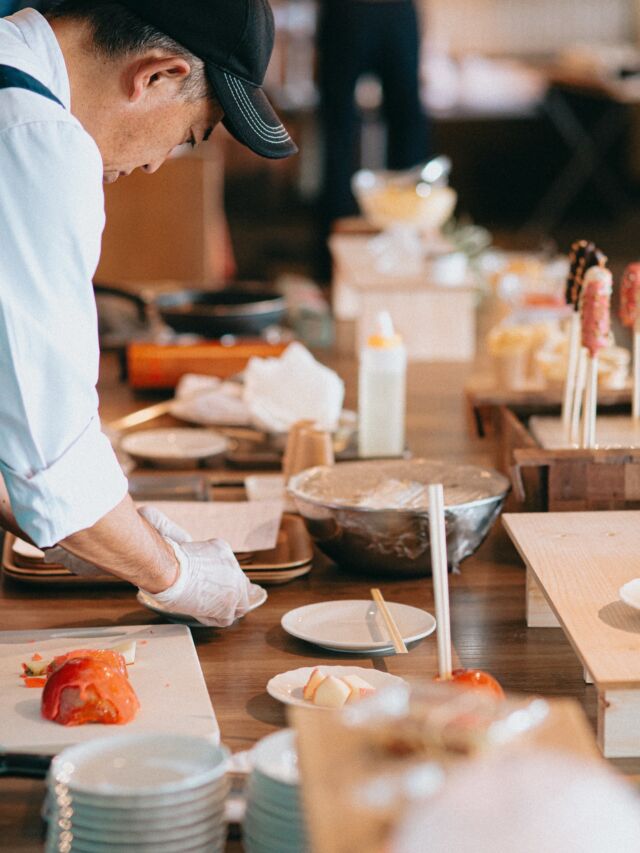 夏イベント、本日含めて残り4日間です🍧
⁡
今回はお子様もお楽しみいただけるような
スイーツ・お料理・ミニゲームを用意しております！
⁡
⁡
お子様用イスもご用意しておりますので安心してお越しくださいませ🪑
（ご予約の際にお申し付けいただけますと、当日スムーズにご案内が可能です）
⁡
⁡
また、小学生までのお子様限定で
ミニゲームのチケットを追加で1枚ゲットできる
プチイベントも実施中です✊✌✋
⁡
⁡
⁡
⁡
【イベント詳細】
プロフィールにある
・ハイライト「夏イベント」
・ピン留め投稿「THE AKATORII 夏休み限定イベント」
のいずれかからご確認いただけます👀
⁡
⁡
【予約方法】
・プロフィールのハイライト「夏イベント」
・プロフィールのリンク「【夏イベント】なつまつりの詳細・ご予約」
・お電話(053-592-1155)
のいずれかから承ります📞
⁡
⁡
⁡
⁡
ーーーーーーーーーーーーーーーーーーーーーーーーー
プロフィールはこちら↓↓↓
@the_akatorii_ocean
⁡
⁡
【営業時間】
11:00～14:00（火・水曜定休）
⁡
【アクセス】
〒431-1202
静岡県浜松市中央区呉松町1768-1
浜名湖弁天島リゾートホテル
THE OCEAN(@the.ocean.hotel )2階
🚃弁天島駅から徒歩1分
🚗浜松西ICから車で20分
⁡
【駐車場】
・ホテル正面駐車場(入出庫自由、1泊800円)
・市営海浜公園駐車場(出庫1回あたり410円)
※ホテル海側にあります。
⁡
【お問い合わせ先】
公式HPのお問い合わせメール、または電話(053-592-1155)にお願いいたします。
⁡
⁡
ーーーーーーーーーーーーーーーーーーーーーーーーー
⁡
#ジオーシャン #弁天島 #浜名湖 #夏休みお出かけ #夏休み