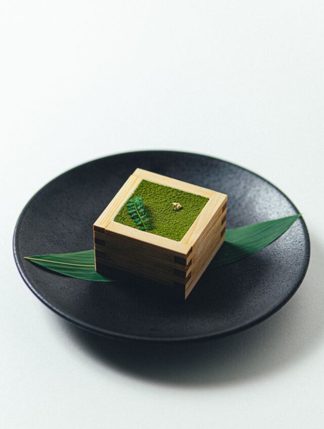 【掛川茶のティラミスアイス  700円】
⁡
マスカルポーネアイスの中に
・抹茶クランブルクッキー
・抹茶ジェノワーズ
を入れ、抹茶粉と金箔を飾り付けたティラミスアイスです。
⁡
⁡
夏限定のスイーツです✨
ご来店を心よりお待ちしております。
⁡
ーーーーーーーーーーーーーーーーーーーーーーーーー
⁡
📍静岡県浜松市中央区舞阪町弁天島3285-88
🚃JR弁天島駅から徒歩3分
📞053-592-1155
⁡
ーーーーーーーーーーーーーーーーーーーーーーーーー
#ジオーシャン #弁天島カフェ